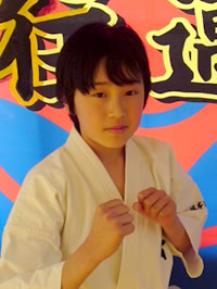 �L��@����