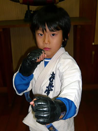 ���؁@���